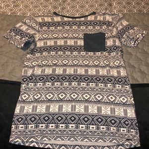Aztec pattern pocket T